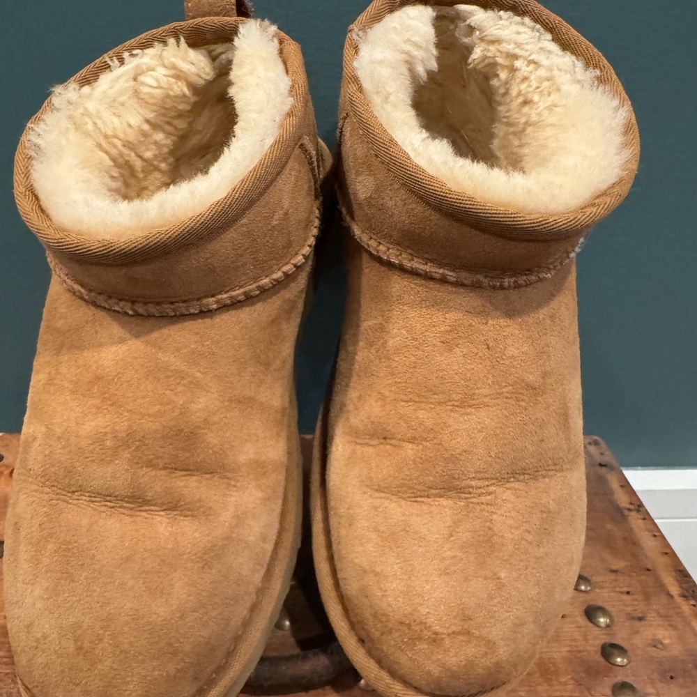 Ugg classic ultra mini